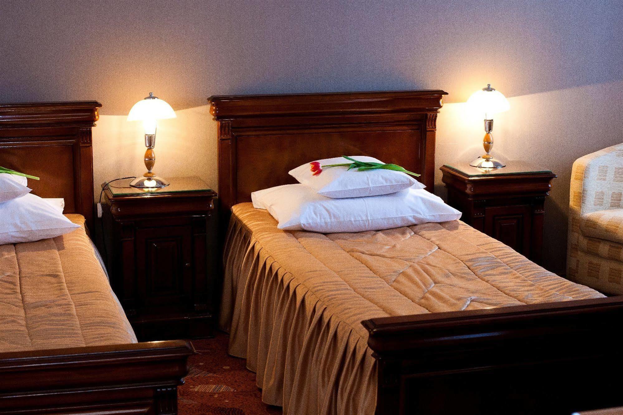 Hotel Onix Cluj Napoca Bagian luar foto
