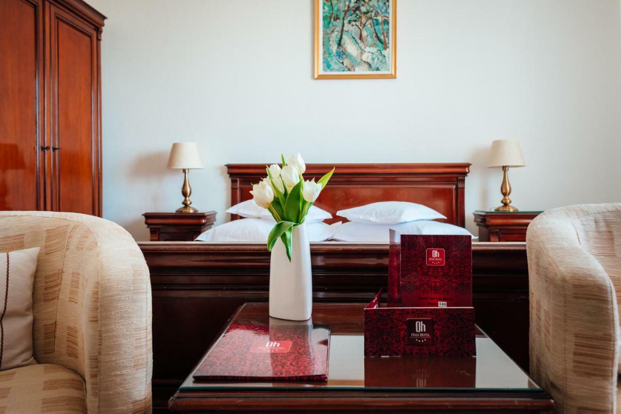 Hotel Onix Cluj Napoca Bagian luar foto